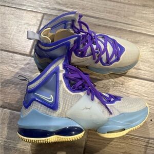 Nike LeBron 19 GS “Easter” Badketball Sz 6.5